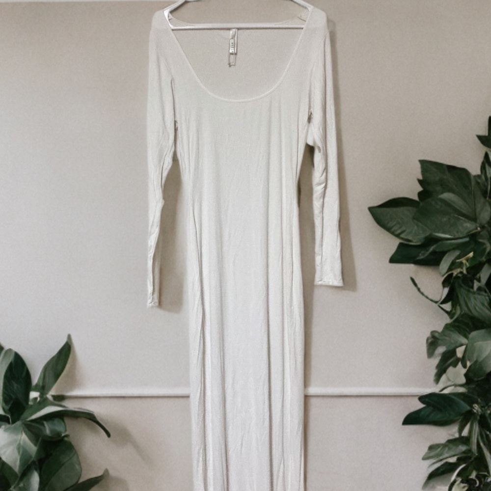 Skims long sleeve lounge dress NWOT